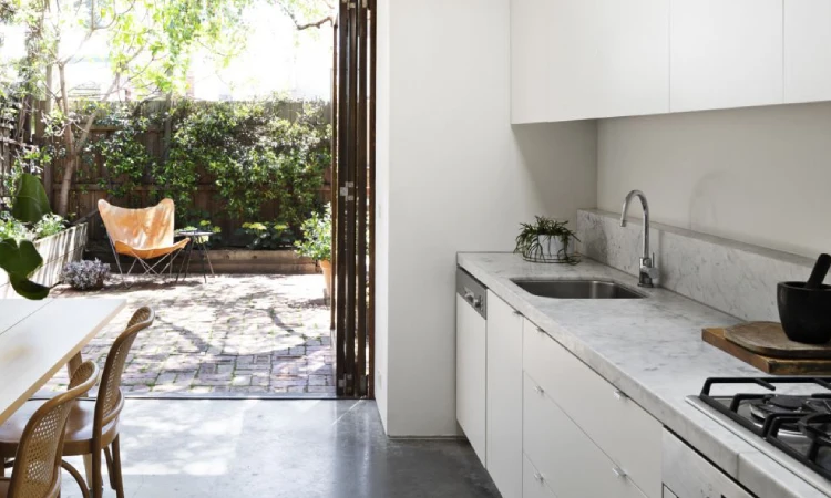 Dapur ke area taman belakang, Sumber: pinimg.com