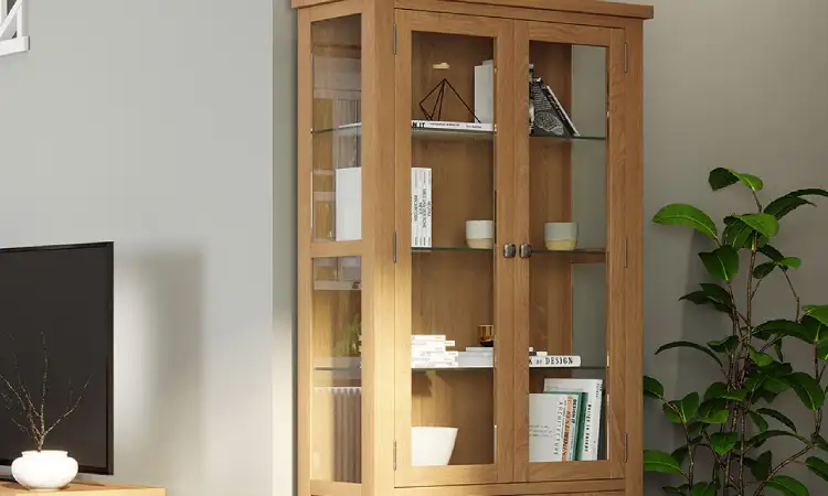 Lemari pajangan kayu, Sumber: oakworld.co.uk