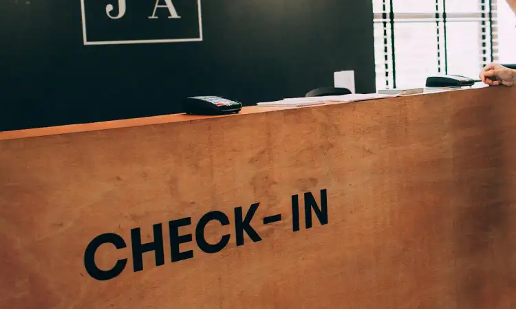 Meja resepsionis, Sumber: pexels.com