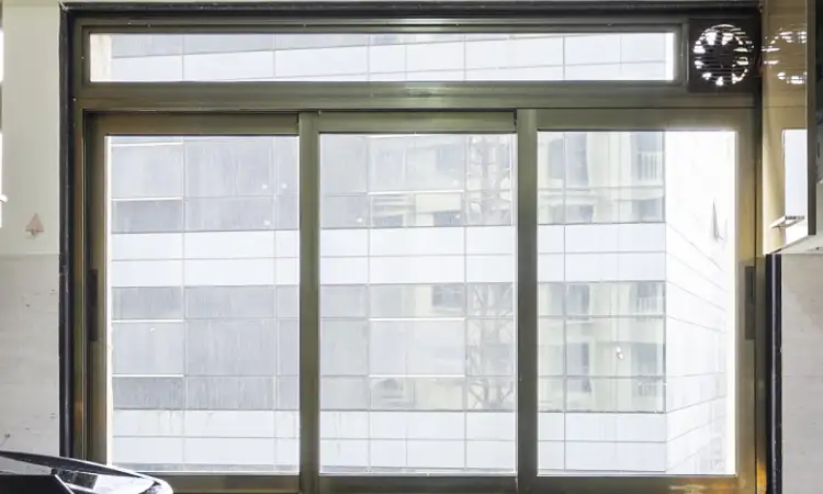 Jendela dengan ventilasi, Sumber: cloudfront.net