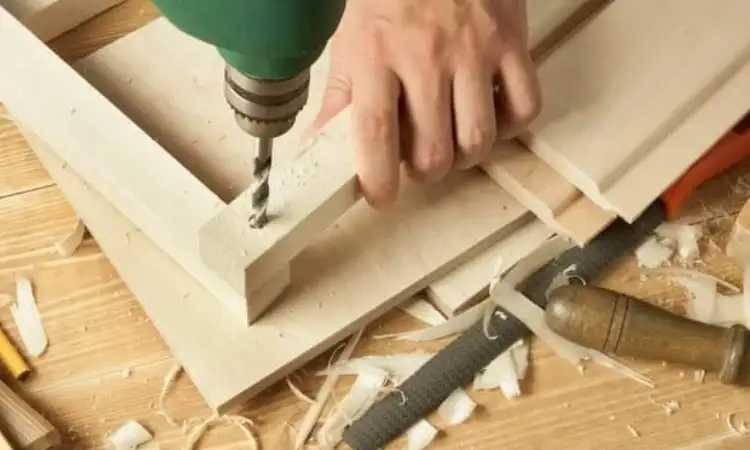 Reparasi furniture, Sumber: bestcarpentrydubai.com