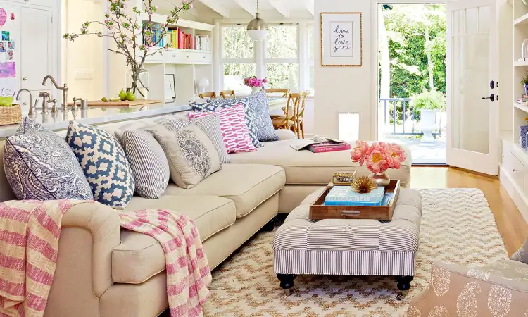 Ruang tamu open space, Sumber: bhg.com