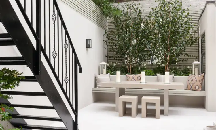 Teras dengan kursi built in, Sumber: hzcdn.com