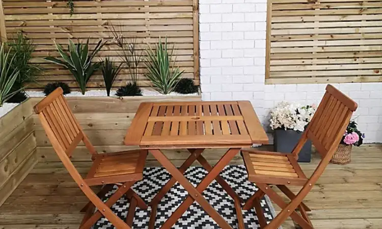 Teras dengan meja lipat, Sumber: diy.com