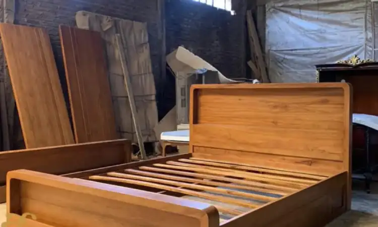 Reparasi furniture dipan, Sumber: naturalwood.co.id