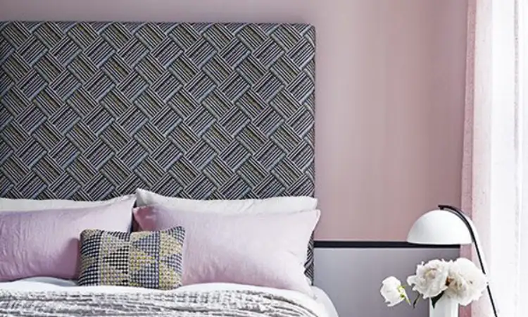 Headboard Upholstery Full Kain, Sumber: fabricsandpapers.com