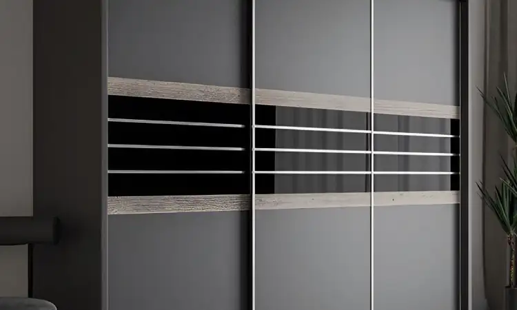 Lemari 3 pintu kombinasi warna monokrom, Sumber: homedone.co.uk