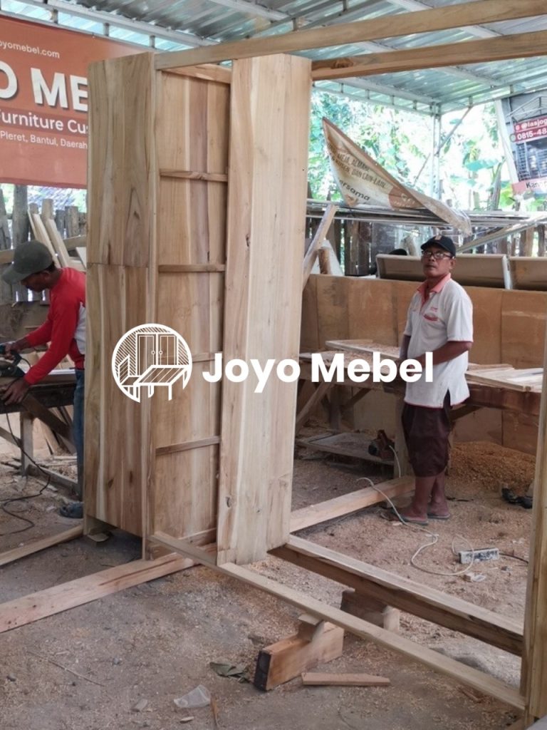 Pembuatan rangka lemari, Sumber: doc pribadi