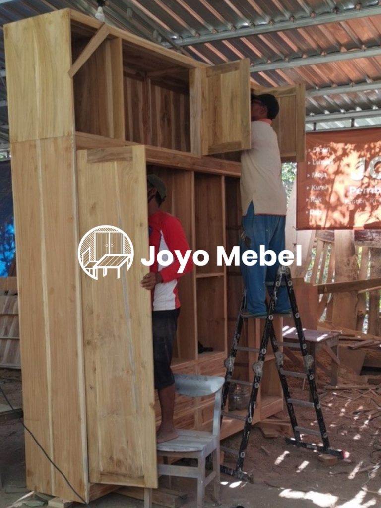 Proses finishing lemari, Sumber: doc pribadi